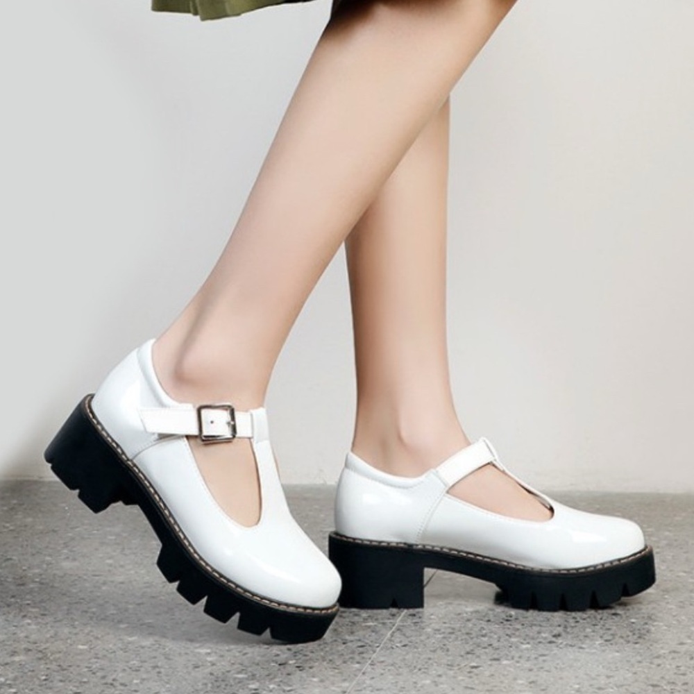 SHOE DAZZLE White Mary Jane Chunky Heels Platform T-Strap Pumps Preppy Size 11